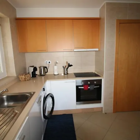 Apartment Garden - Stunning 2 Bedroom - Communal Pool - 2 Minuts Walking To The River