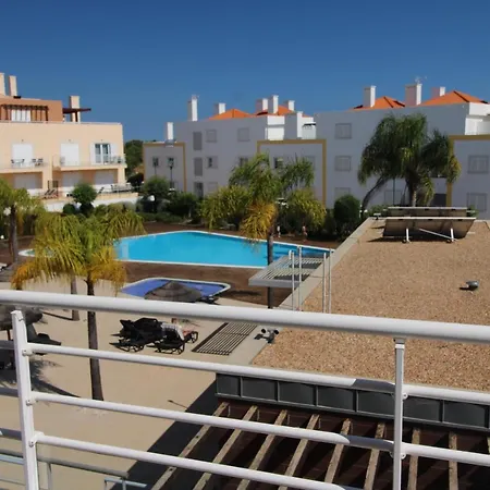 Garden - Stunning 2 Bedroom - Communal Pool - 2 Minuts Walking To The River