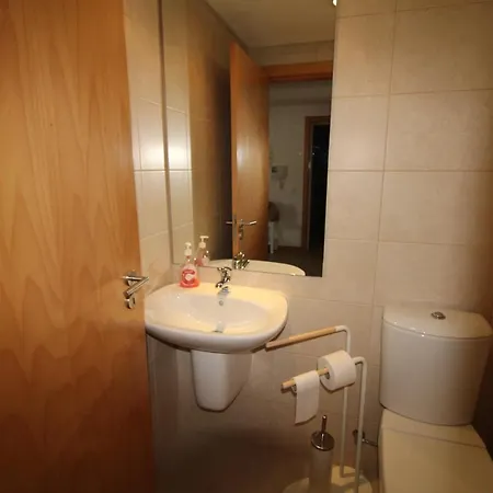 Garden - Stunning 2 Bedroom - Communal Pool - 2 Minuts Walking To The River *